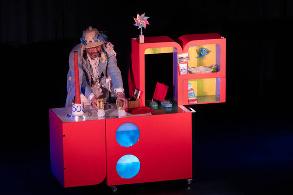 O rapaz que morava à beira mar O rapaz que morava à beira mar