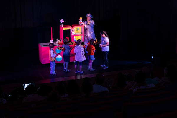 O rapaz que morava à beira mar O rapaz que morava à beira mar